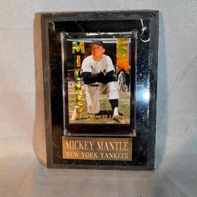  MICKEY MANTLE “YANKEE LEGEND” Collectible Plaque