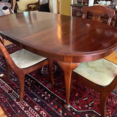 Dining Table & 6 Chairs