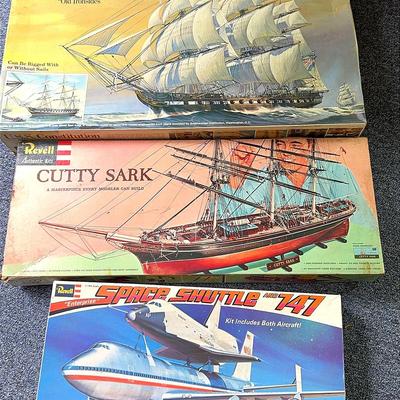 Model Building Revell Throwback 