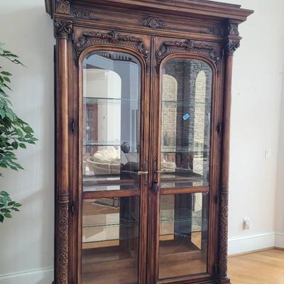 (G450)HENREDON Monumental Beveled Glass 2 Door Curio Cabinets