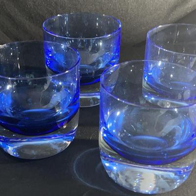 (S158) Vintage Blue Glass Posy Bowl