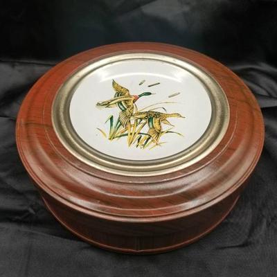 (MDR3066) Vintage Duck Metal Tin Woodgrain Color