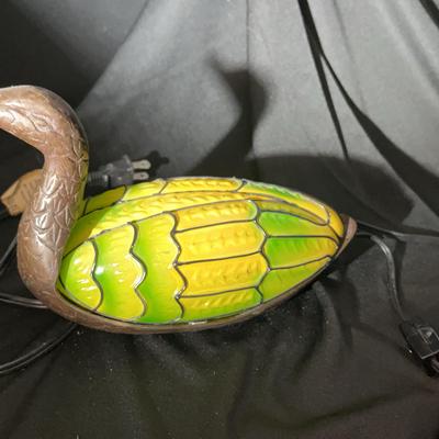 (S197) Vintage Tiffany Style Duck Table Light Lamp Stained Glass Shade Cast Metal Base