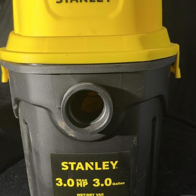 (S205) Stanley 3 Gal. 3.0 HP Poly Wet/Dry Vacuum 