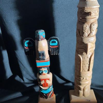 (S193) Vintage Hand Carved Alaskan Raven,/30" Alaskan Yellow Cedar Hand Carved Totem Pole