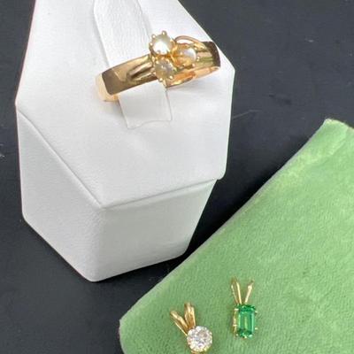 18K Gold Ring (2g) & Diamond & Emerald Pendants