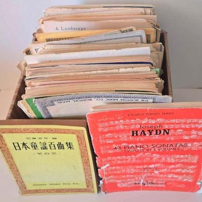 Piano Books (English and Japanese) 