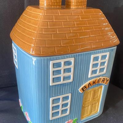 International Heartland Bakery Cookie Jar 