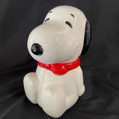 Snoopy Cookie Jar By Benjamin & Medwin