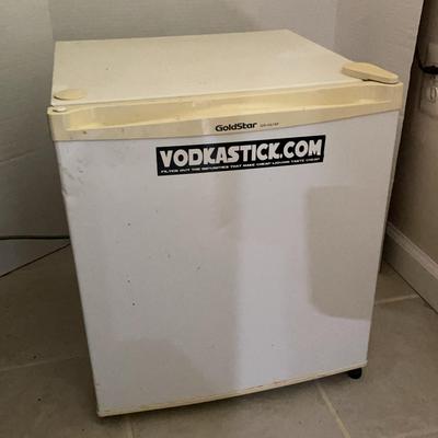 Gold Star Mini Fridge