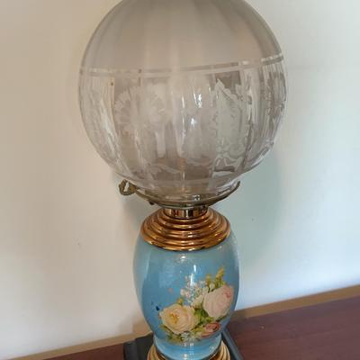 Vintage Rose Themed Lamp