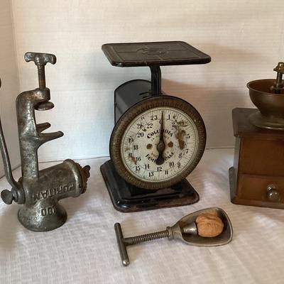 Vintage Kitchen Gadgets (4 Pieces)