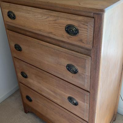 Oak Chest of Drawers