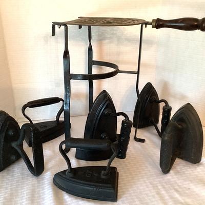 Collection Of Cast Iron Sad/Flat Irons