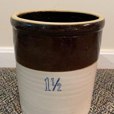 1 1/2 Gallon Tan & Brown Crock
