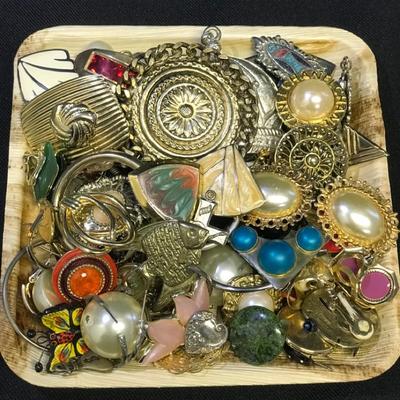 Assorted Vintage Costume Jewelry