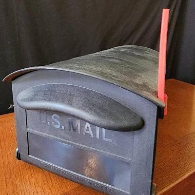 Rubbermaid Mailbox