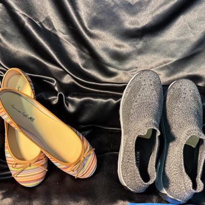 Women’s shoes, size 11
