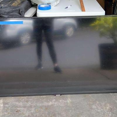 Samsung 55 Inch TV Includes Wall Hanging Hardware