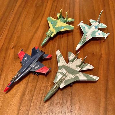 Maisto die cast planes