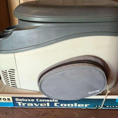 AX318 Vector Travel Cooler & Warmer