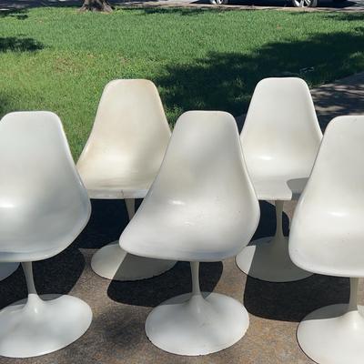 AX208 Tulip Swivel Chair