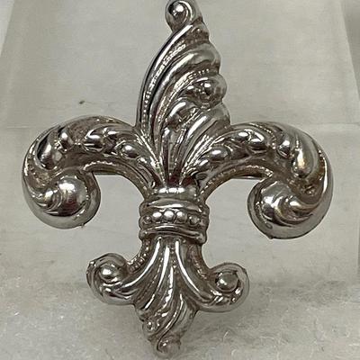 1/20th 10KT White Gold Fleur De Lis