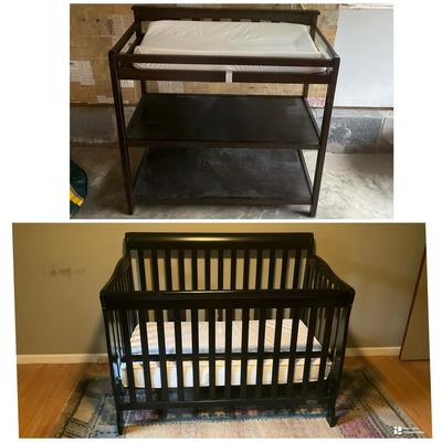 Dream On Me Convertible Crib And ChildCraft Changing Table