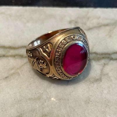 Strayer College 10kt Gold Ruby Ring Size 8.5