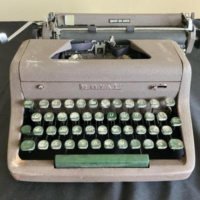 Royal Quiet De Luxe 1950’s Typewriter 