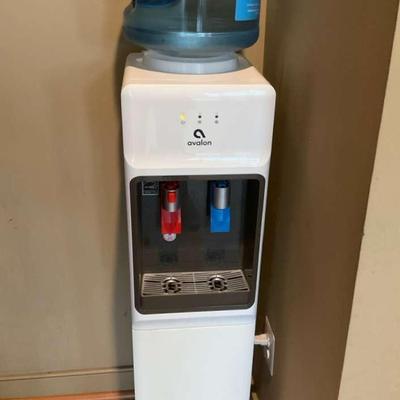 Avalon Cold/Hot Water Dispenser With Extra Jugs