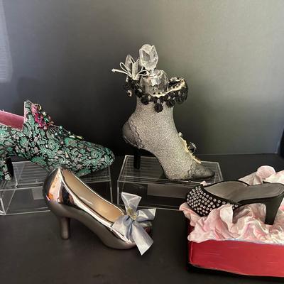 Decorative High Heel Style Shoe Figurines – Embellished Collectibles + Slipper Music Box (Set of 4)