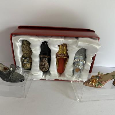 Collectible Miniature Shoe Set – 5-Piece Boxed Set + 2 Bonus Display Heels