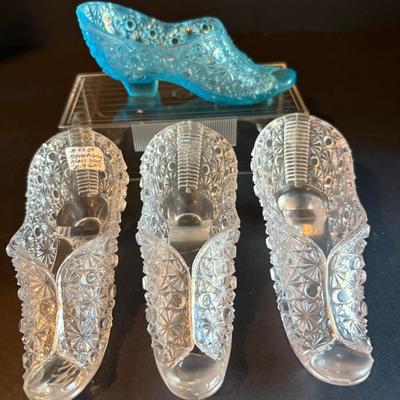 Set of 4 Vintage Pressed Glass Shoes – Clear & Blue Daisy Button Slippers