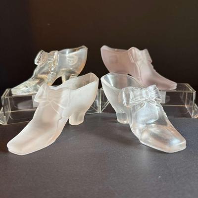 Set of 4 Vintage Glass Miniature Shoe Figurines – Frosted, Clear, and Pink