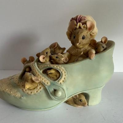 Beatrix Potter “Old Woman in the Shoe” Piggy Bank – Vintage Figurine