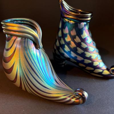 Charles Lotton King Tut Iridescent Glass Slippers – Signed Studio Art Glass Elf Shoes (Set of 2)
