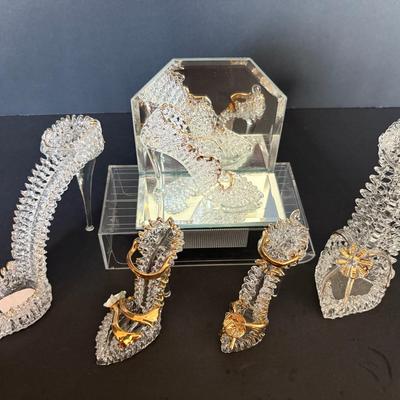 Lot of 5 Decorative Crystal-Style High Heel Figurines – Gold Accents, Display Mirror, Elegant Detail