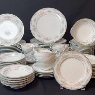Noritake China Royce Dinnerware Set For 12