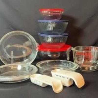 Pyrex, Pampered Chef, Kitchen Art And More 