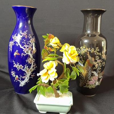 Vintage Japanese Vases And Decor 