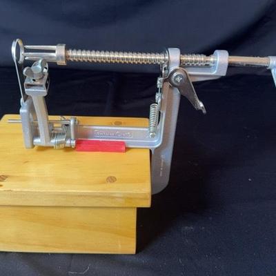 Pampered Chef Apple Core/Slicer 
