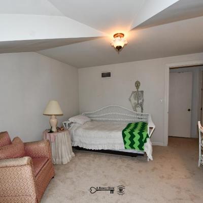 8 bedroom d 3)