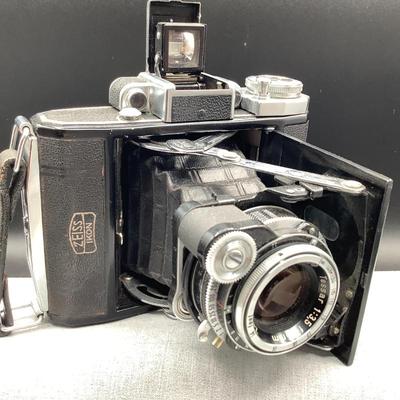 Zeiss-Ikon Super Ikonta Folding Medium Format Film Camera with Case