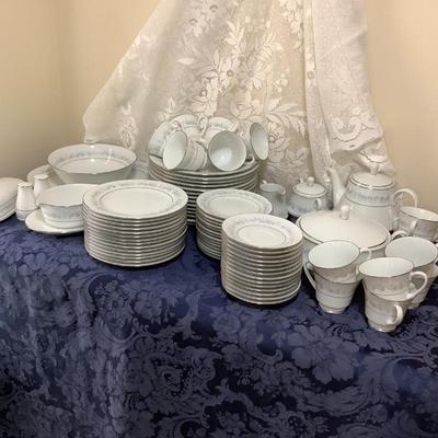 Noritake service for 14