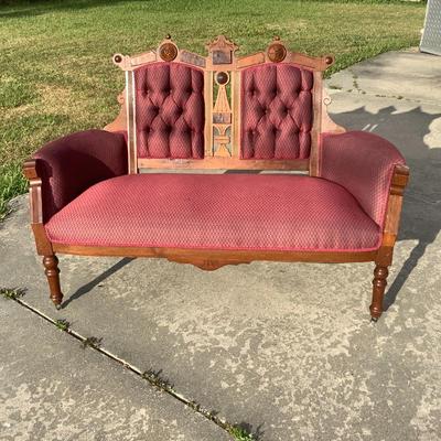 Antique Victorian sette
