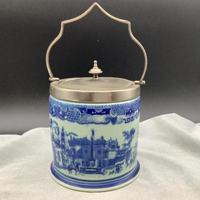 Biscuit jar
