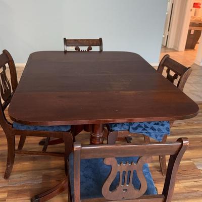 Duncan  Phyfe Style  Dropleaf Table And 4 Chairs 