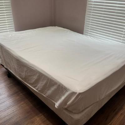Queen size bed. 