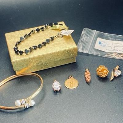 14K And  18K Pendants, Pearl Bangle, Onyx Heart Bracelet And More….